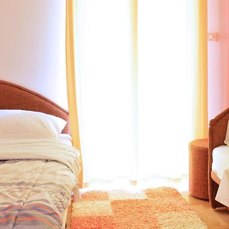 Apartment Silvija Sea View ウマグ エクステリア 写真