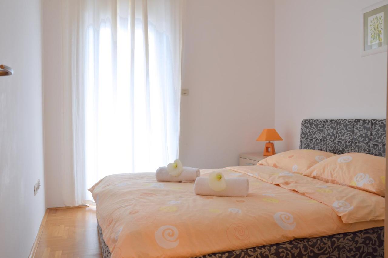 Apartment Silvija Sea View ウマグ エクステリア 写真