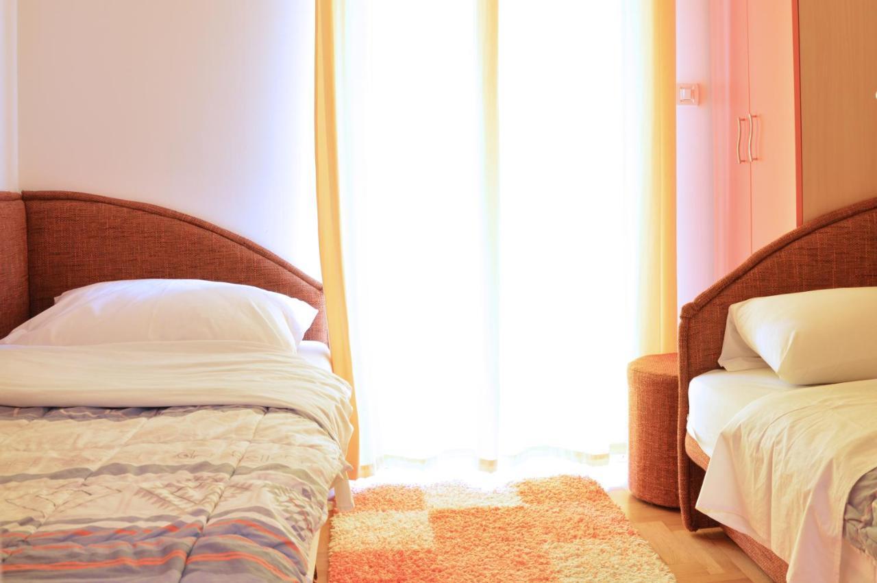 Apartment Silvija Sea View ウマグ エクステリア 写真