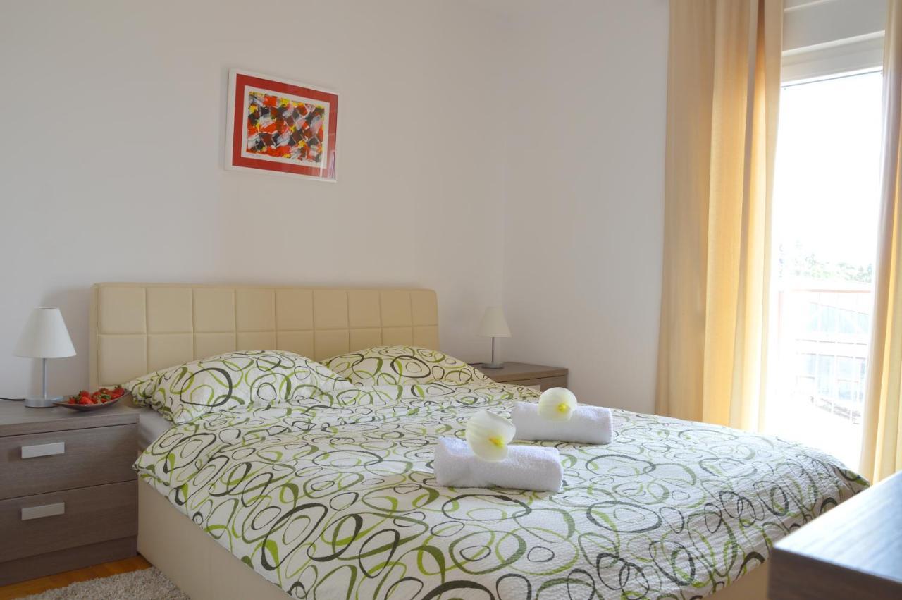 Apartment Silvija Sea View ウマグ エクステリア 写真