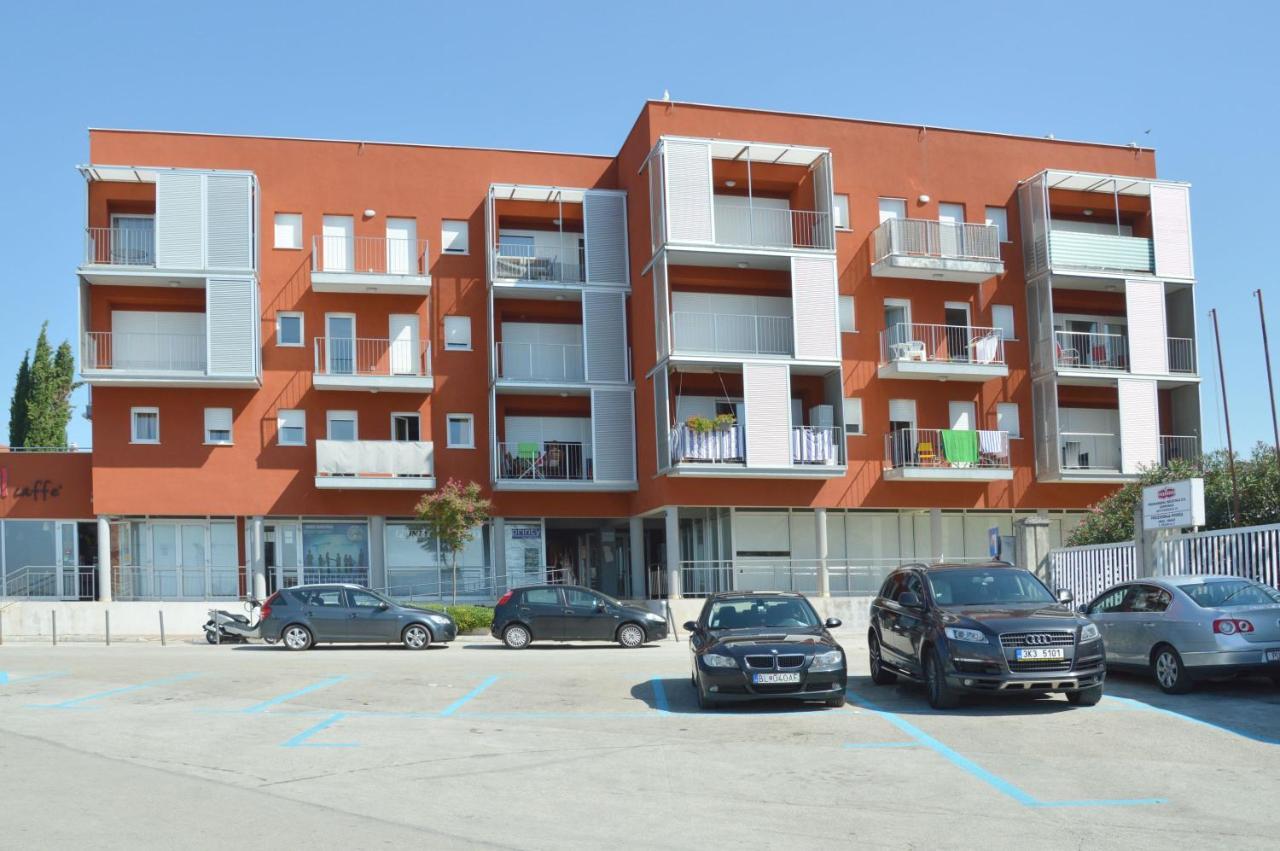 Apartment Silvija Sea View ウマグ エクステリア 写真